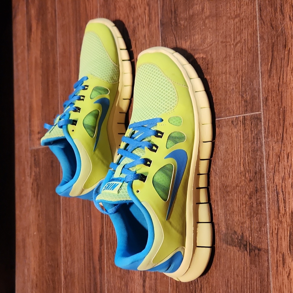 Kids/Women Nike Free 5.0
